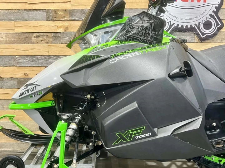 2018 ARCTIC CAT XF 7000 CROSSTREK 137'' + C-TEC4 + 18255 KM + ROLLERSKI + MODELE RARE & CONDITION A1 