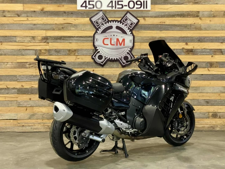 2015 KAWASAKI CONCOURS 14 ABS + SEULEMENT 32865 KM + SACCOCHE + PARE-BRISE GIVI 