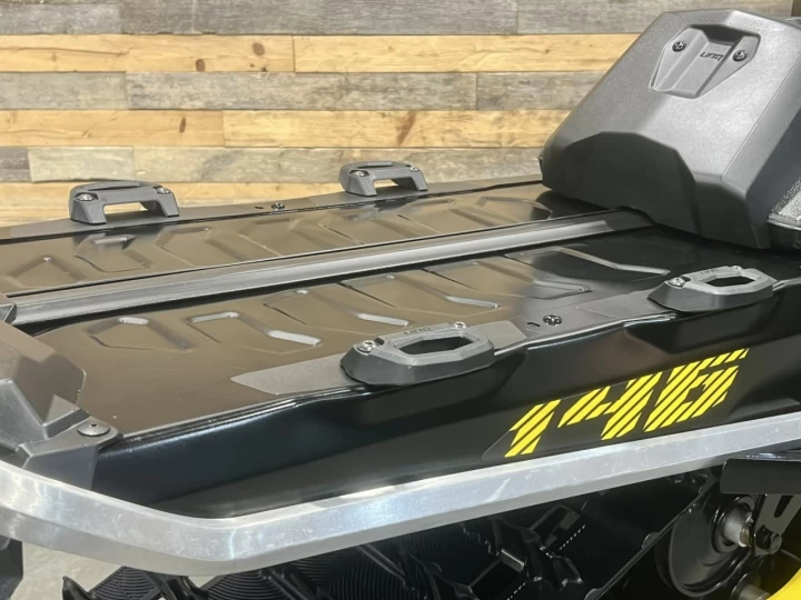 2023 BRP SKI-DOO SUMMIT NEO+ PREMIUM 600 EFI 55 H.P 146'' + SEULEMENT 1035 KM + REV GEN4 + RARE & CONDITION A1 