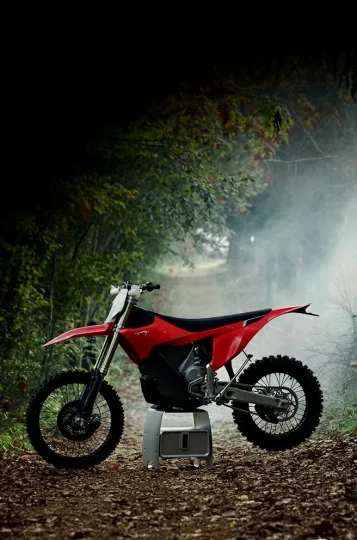 2025 STARK FUTURE VARG EX 60 HP @ 80 HP + LEGALE SUR LA ROUTE + 2 ANS DE GARANTIE 