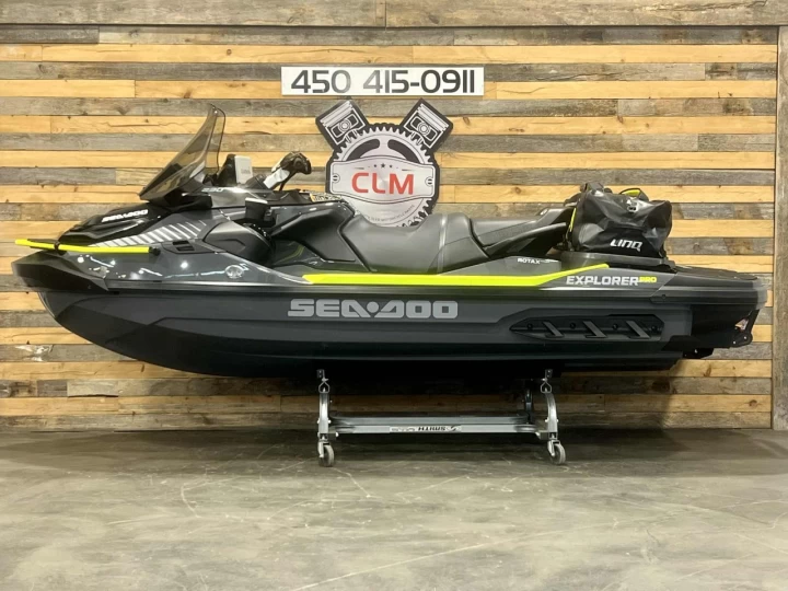 2025 BRP SEA-DOO EXPLORER PRO 230 H.P + IBR + VYS + AUDIO PREMIUM + GPS + SAC LINQ + PARE-BRISE + TOILE + SEULEMENT 3 HR 