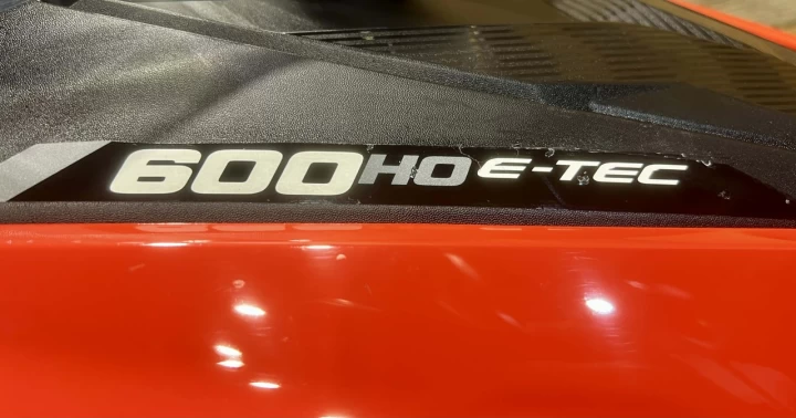 2018 BRP SKI-DOO RENEGADE ENDURO 600 E-TEC 137'' + SUSPENSION A AIR + ROLLERSKI + CONDITION IMPECCABLE A1 