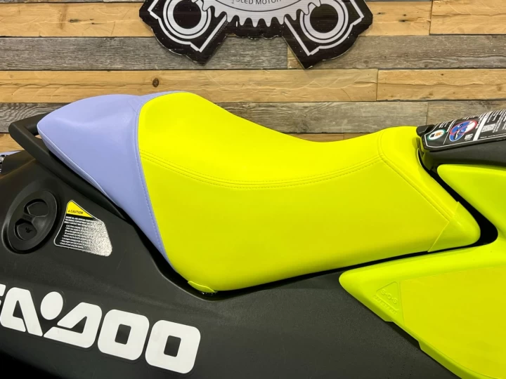 2024 BRP SEA-DOO SPARK TRIXX 90 H.P + IBR + NOUVEAU MODE TRIXX + BANC FREESTYLE 1 UP + 0 HR 