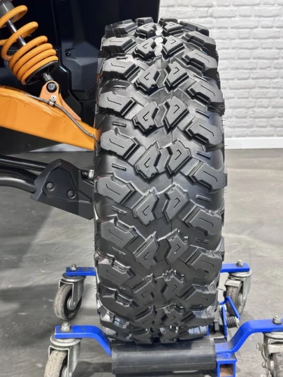 2025 BRP CAN-AM COMMANDER XT-P 1000R EFI + 4WD + DPS + FOX + CABINE + SEULEMENT 1049 KM + RARE & IMPECCABLE A1 