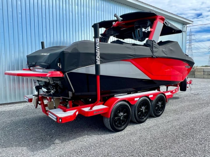 2022 SUPER AIR NAUTIQUE G23 + TOUTES OPTIONS $$$ + REMORQUE DLX + SEULEMENT 105 HR 