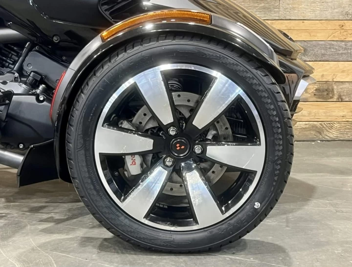 2015 BRP CAN-AM SPYDER F3-S + SE-6 (SEMI-AUTOMATIQUE) + SEULEMENT 28382 KM + CONDITION A1 
