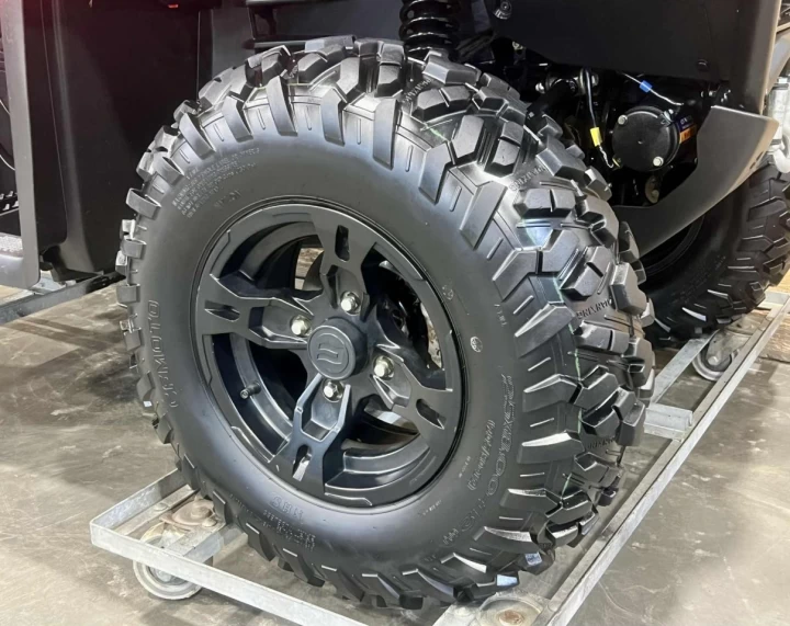 2023 CF MOTO C-FORCE 400 LX EFI + 4X4 + E.P.S + SEULEMENT 1349 KM 