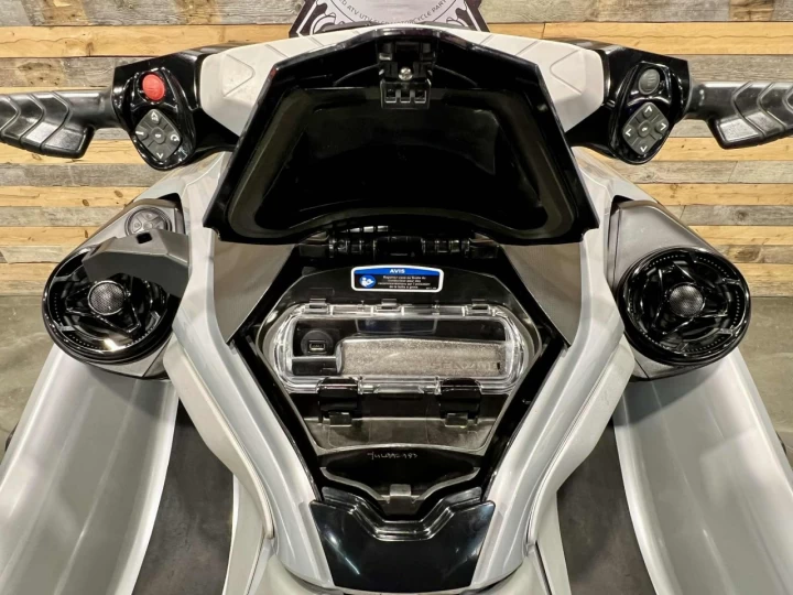 2021 BRP SEA-DOO GTX LIMITED 300 HP + IBR + VTS + IDF + AUDIO PREMIUM + SEULEMENT 35 HR + 3 PASSAGERS + CONDITION A1 