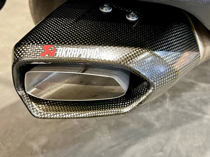 2022 BRP CAN-AM RYKER RALLY 900 + BANC PASSAGER & DOSSIER + PARE-BRISE + AKRAPOVIC + 4385 KM 