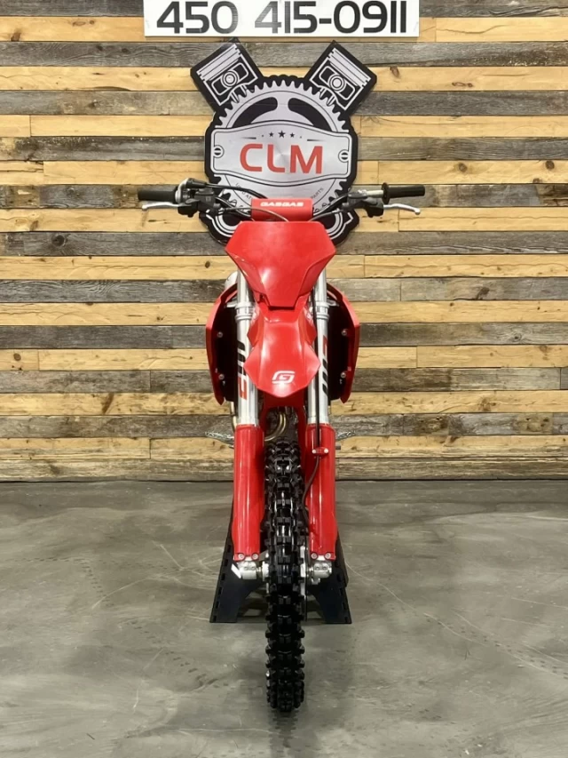 GAS GAS MC 250F EFI + SEULEMENT 3 HR + DEMARREUR ELECTRIQUE + 4 TEMPS + RARE & CONDITION A1  2024