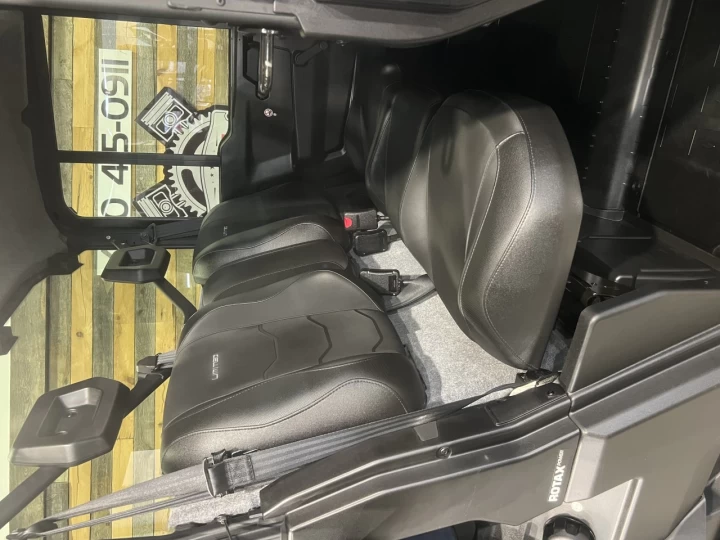 2025 BRP CAN-AM DEFENDER MAX CREW HD-10 LIMITED + 4X4 + DPS + HVAC + AUDIO + 5200 KM + GARANTIE + RARE & A1 