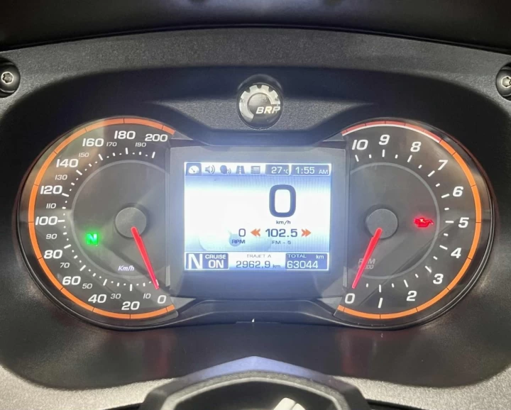 2015 BRP CAN-AM SPYDER RT-S SE-6 (SEMI-AUTOMATIQUE) + ROTAX 1330 cc ACE EFI + 63044 KM 