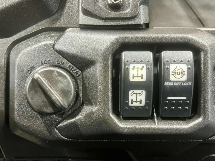 2018 BRP CAN-AM DEFENDER HD-5 + D.P.S + 4X4 + MAGS + 3 PASSAGERS + 15310 KM 