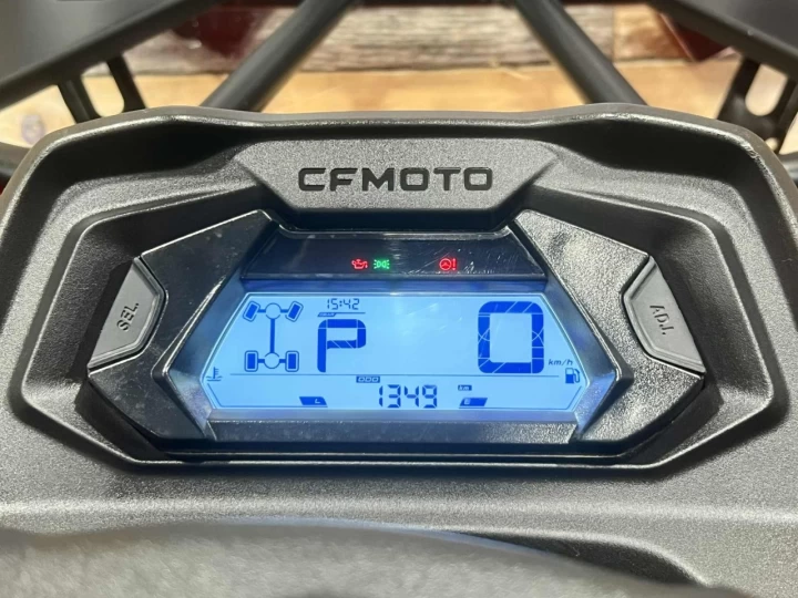 2023 CF MOTO C-FORCE 400 LX EFI + 4X4 + E.P.S + SEULEMENT 1349 KM 