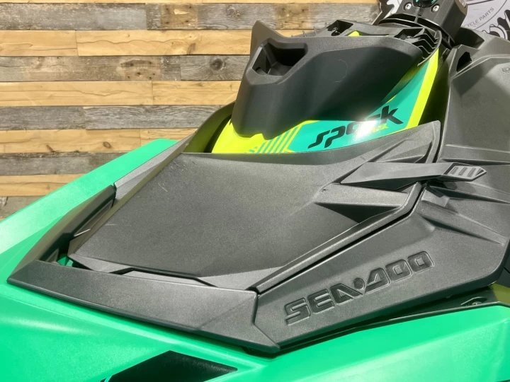 2017 BRP SEA-DOO SPARK TRIXX 2UP + IBR + VTS + SEULEMENT 117 HR + RARE & CONDITION A1 