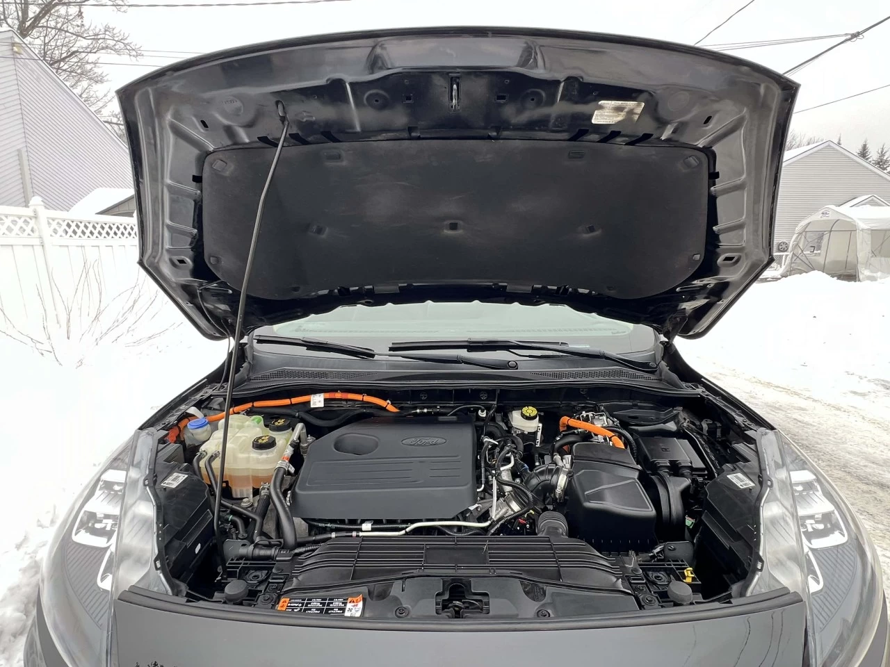 2020 FORD ESCAPE TITANIUM HYBRIDE AWD + 91150 KM + MODELE LUXUEUX & TOUTE ÉQUIPÉE  Image principale