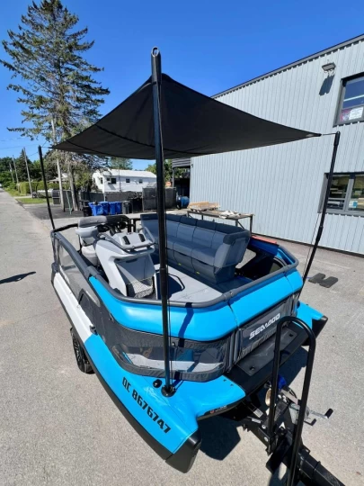 2023 BRP SEA-DOO SWITCH COMPACT 13' ROTAX 170 HP + IBR + VTS + GPS + TOIT + REMORQUE DLX + SEULEMENT 89 HR + RARE & CONDITION A1 