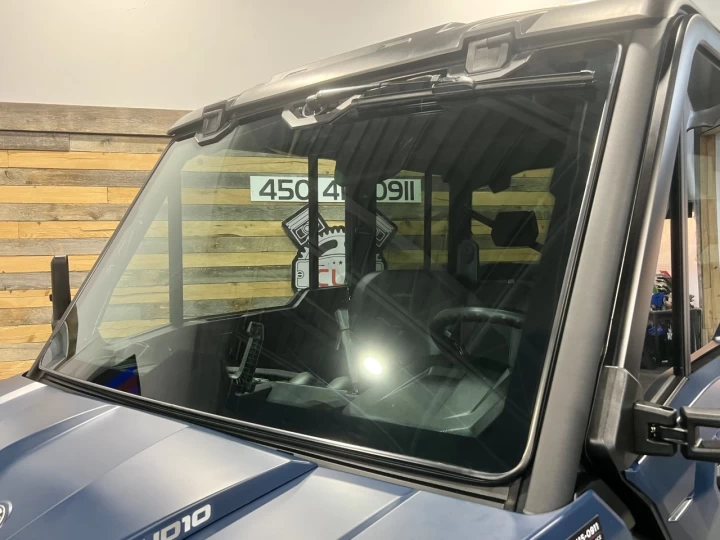 2025 BRP CAN-AM DEFENDER MAX CREW HD-10 LIMITED + 4X4 + DPS + HVAC + AUDIO + 5200 KM + GARANTIE + RARE & A1 