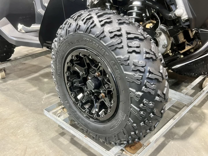 2024 BRP CAN-AM RENEGADE X-XC 1000R EFI + 4WD + DPS + FOX + SEULEMENT 1686 KM + RARE & A1 