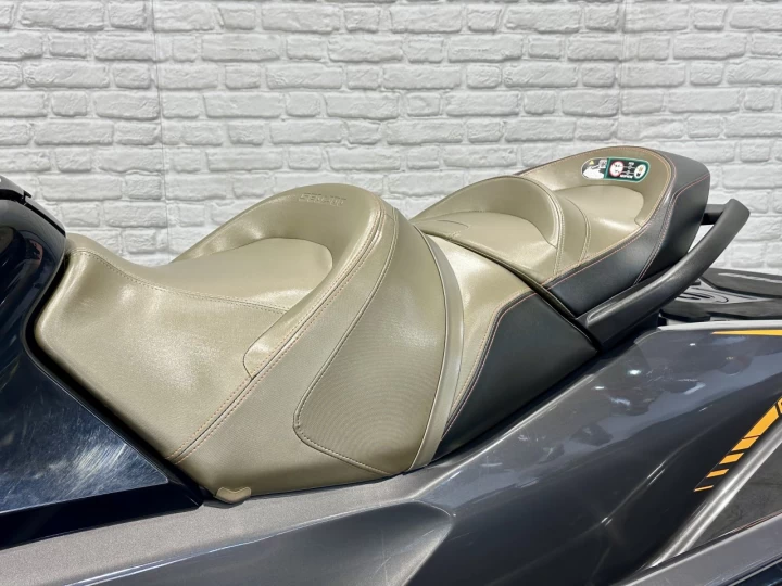 2021 BRP SEA-DOO GTX 230 H.P + IBR + VTS + AUDIO PREMIUM + SEULEMENT 32 HR + 3 PASSAGERS + RARE & A1 