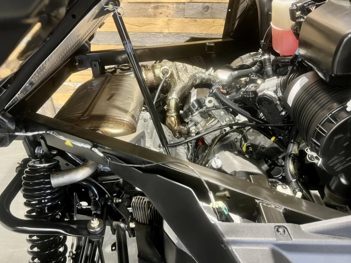 2024 BRP CAN-AM DEFENDER MAX CREW HD-10 ÉDITION LONE STAR + 4WD + DPS + SEULEMENT 10 KM + 6 PASSAGERS + RARE & COMME NEUF 