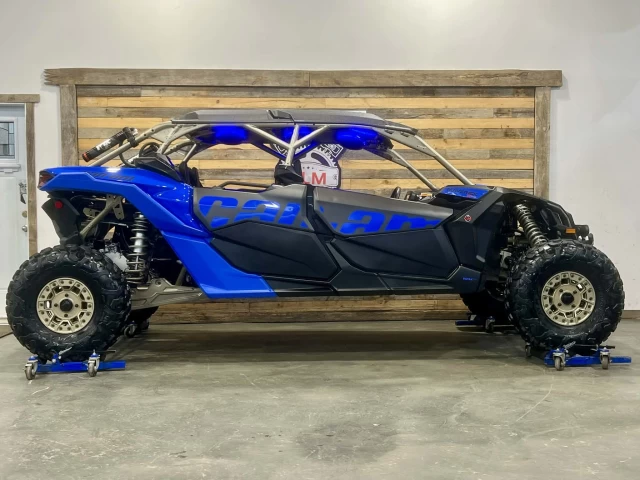 BRP CAN-AM MAVERICK MAX X3 X-RS TURBO ''RR'' 200 H.P + DPS + 4X4 + 72'' + SMART SHOX + TOIT AUDIO + SEULEMENT 1509 KM  2023