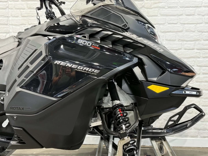 2026 BRP SKI-DOO RENEGADE ADRENALINE ENDURO PKG 900 ACE TURBO 137'' + ECRAN 10'' + GPS + REV GEN5 + RARE & A1 