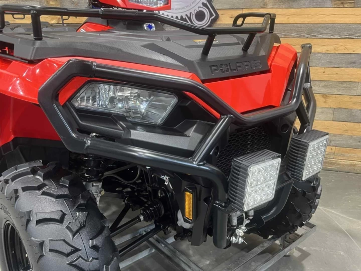 2021 POLARIS SPORTSMAN 570 EFI + E.P.S + 4X4 + TREUIL + PARE CHOC HD AVANT & ARRIERE + SEULEMENT 2012 KM 