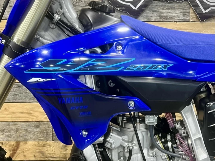 2024 YAMAHA YZ 250X + 2 TEMPS + 2 HEURES SEULEMENT + MOTO RARE & CONDITION A1 