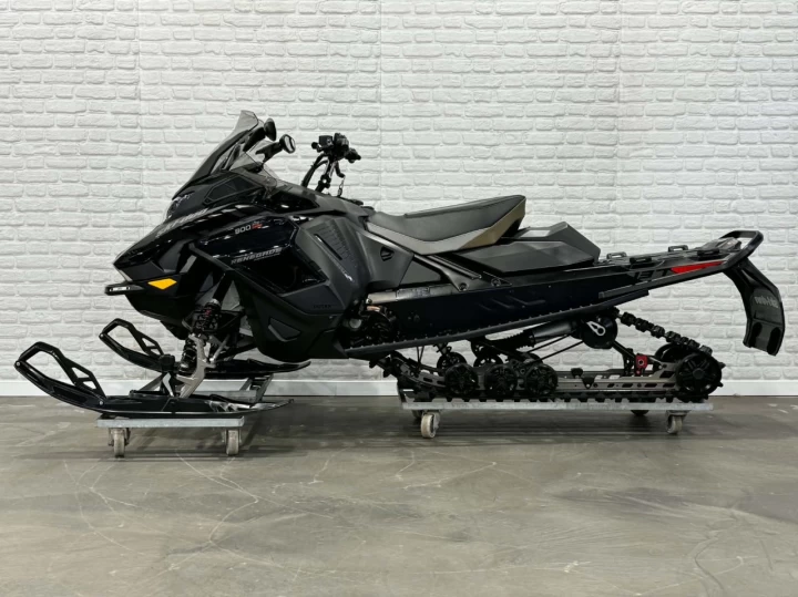 2026 BRP SKI-DOO RENEGADE ADRENALINE ENDURO PKG 900 ACE TURBO 137'' + ECRAN 10'' + GPS + REV GEN5 + RARE & A1 