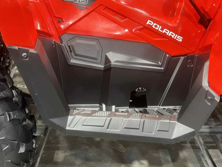 2021 POLARIS SPORTSMAN 570 EFI + E.P.S + 4X4 + TREUIL + PARE CHOC HD AVANT & ARRIERE + SEULEMENT 2012 KM 