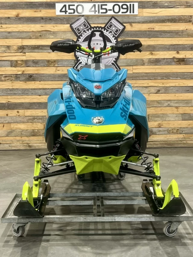 BRP SKI-DOO SUMMIT X 850 E-TEC SHOT 165'' + SEULEMENT 2328 KM + PONT NEUF 0 KM + CONDITION A1  2020