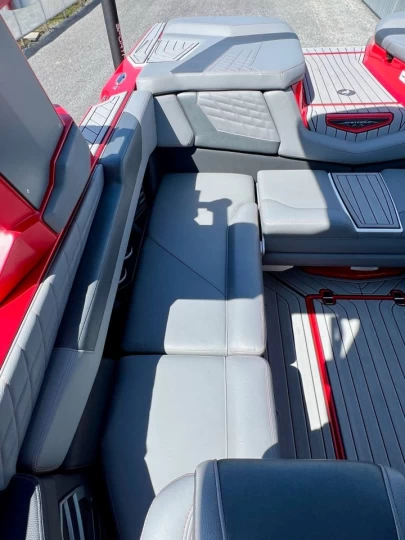 2022 SUPER AIR NAUTIQUE G23 + TOUTES OPTIONS $$$ + REMORQUE DLX + SEULEMENT 105 HR 