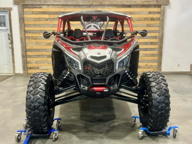 BRP CAN-AM MAVERICK MAX X3 X-RS TURBO ''RR'' 200 H.P + D.P.S + 4X4 + 72'' +4 PASSAGERS + SEULEMENT 1403 KM + RARE & CONDITION A1  2025