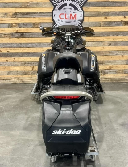 2022 BRP SKI-DOO MACH-Z 900 TURBO ''R'' 180 HP 137'' + SUSPENSION ELECTRONIQUE SMART-SHOX + 10943 KM 