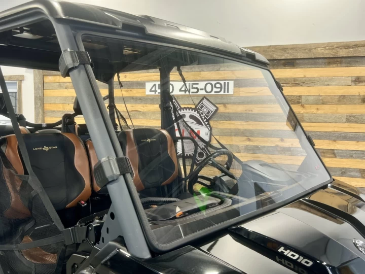 2024 BRP CAN-AM DEFENDER MAX CREW HD-10 ÉDITION LONE STAR + 4WD + DPS + SEULEMENT 10 KM + 6 PASSAGERS + RARE & COMME NEUF 