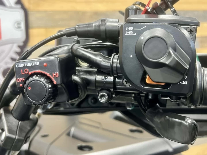 2022 CF MOTO C-FORCE 600 TOURING + 4X4 + EPS + SEULEMENT 616 KM + GARANTIE FEVRIER 2027 + CONDITION A1 