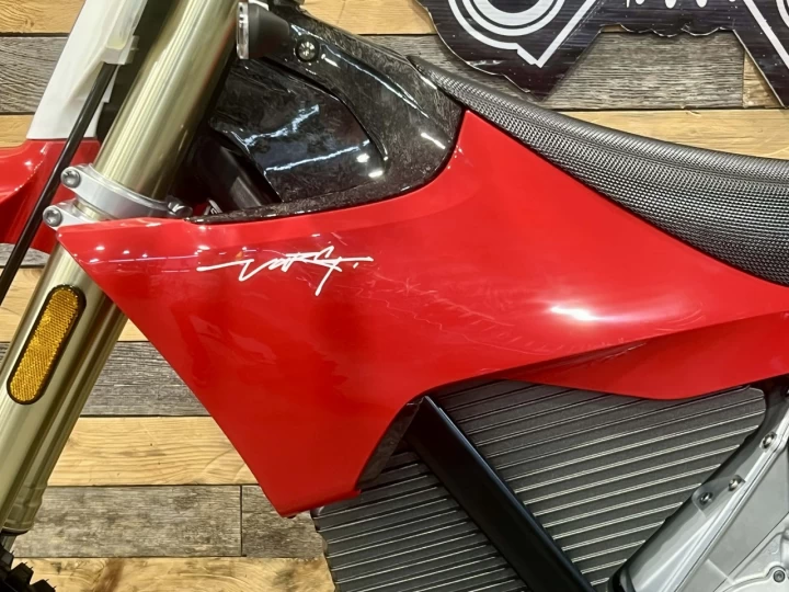 2025 STARK FUTURE VARG EX 60 HP @ 80 HP + LÉGALE SUR LA ROUTE + NEUF 0 KM + GARANTIE 2 ANS 