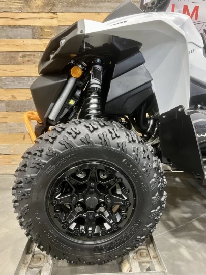 2025 BRP CAN-AM RENEGADE X-XC 1000R EFI + 4X4 + DPS + SEULEMENT 1083 KM + RARE & A1 