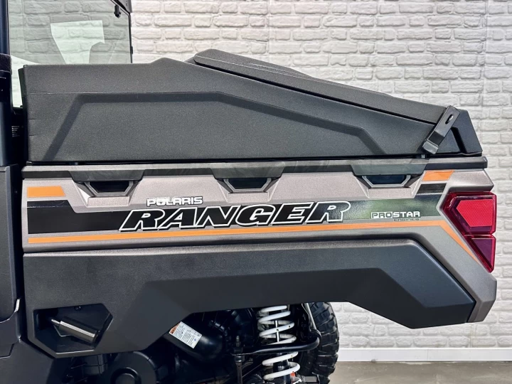 2018 POLARIS RANGER XP 1000 EFI + 4WD + EPS + CABINE + CHAUFRETTE + AUDIO + MAGS +++ RARE & A1 