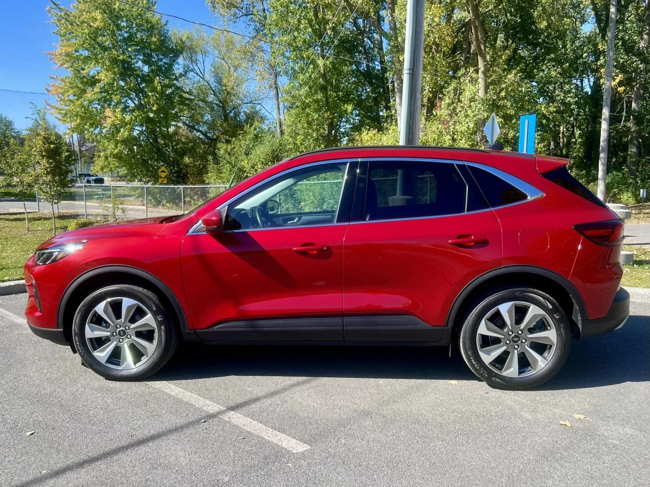 2024 FORD ESCAPE PLATINUM AWD + ECOSPORT 2.0L TURBO + GARANTIE FORD + CONDITION A1  Main Image