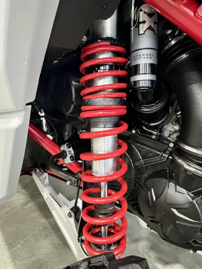 2025 BRP CAN-AM MAVERICK MAX X3 X-RS TURBO ''RR'' 200 H.P + D.P.S + 4X4 + 72'' +4 PASSAGERS + SEULEMENT 1403 KM + RARE & CONDITION A1 