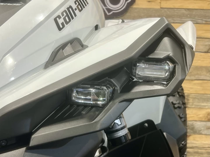 2025 BRP CAN-AM RENEGADE X-XC 1000R EFI + 4X4 + DPS + SEULEMENT 1083 KM + RARE & A1 