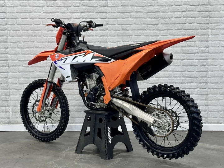 2023 KTM 350 SX-F EFI + 4 TEMPS + SEULEMENT 35 HR + MX - MOTOCROSS - ENDURO + RARE 