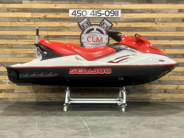 BRP SEA-DOO EDITION WAKE ROTAX 4-TEC 155 HP + 3 PASSAGERS + TOUR A SPORT NAUTIQUE + SEULEMENT 163 HR  2006