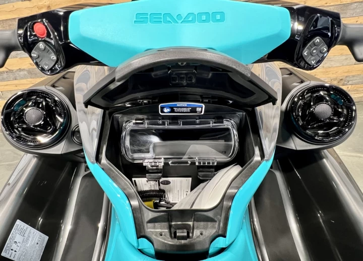 2026 BRP SEA-DOO GTR 230 H.P + IBR + VTS + AUDIO PREMIUM + SEULEMENT 4 HR + 3 PASSAGERS + RARE & A1 