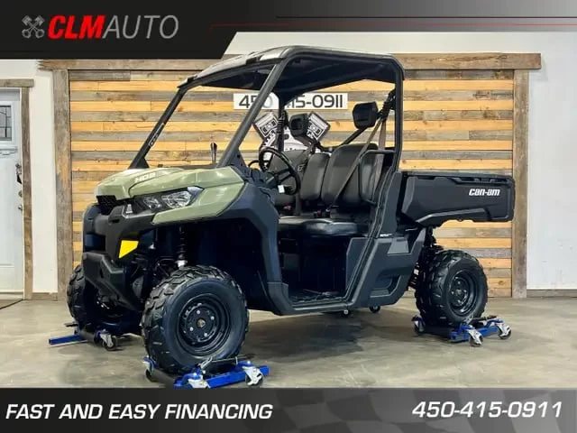 BRP CAN-AM DEFENDER HD-8 EFI + 4X4 + D.P.S + 3 PASSAGERS + 2758 KM SEULEMENT  2016