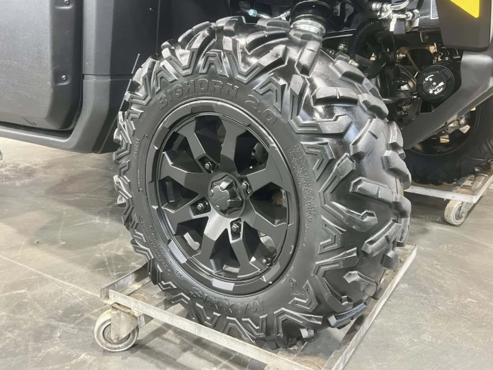 2021 BRP CAN-AM DEFENDER CAB HD-10 LIMITED + 4X4 + D.P.S + 3985 KM SEULEMENT + TOUTE ÉQUIPÉE + RARE & IMPECCABLE A1 