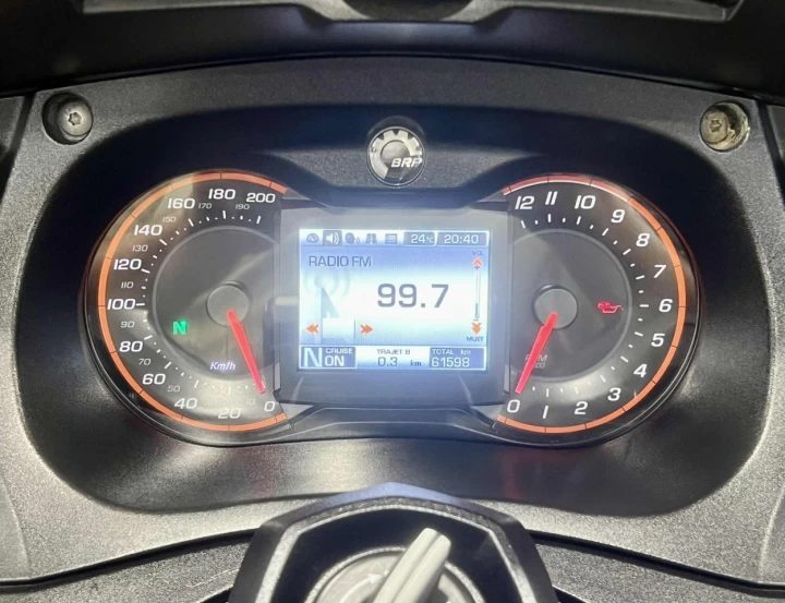 2013 BRP CAN-AM SPYDER RT LIMITED SE-5 (semi-automatique) 61598 KM + RADIO + GPS + SUSPENSION A AIR + ENSEMBLE CHROME 