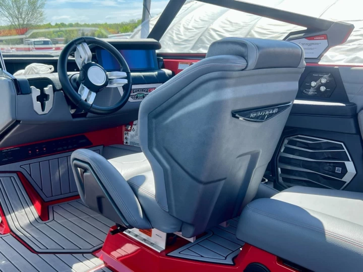 2022 SUPER AIR NAUTIQUE G23 + TOUTES OPTIONS $$$ + REMORQUE DLX + SEULEMENT 105 HR 